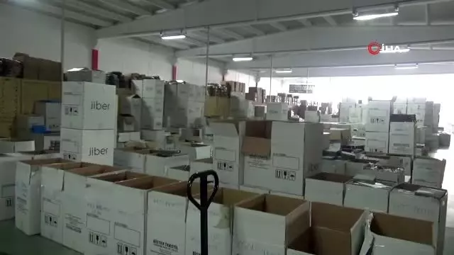 Sağlık çalışanlarına bir destek de giyim firmasından geldi Sağlık çalışanlarına bir destek de giyim firmasından geldi