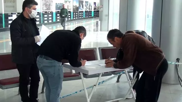 Şehir dışına çıkmak isteyenler için otogarda 'Seyahat izin kurulu' oluşturuldu