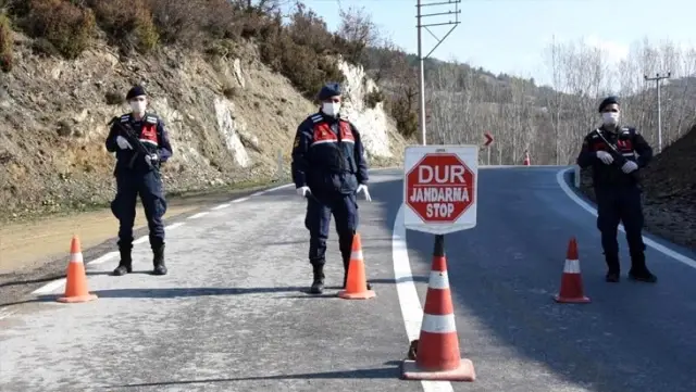 Trabzon'da 3 mahalle koronavirüs tedbirleri kapsamında karantinaya alındı Trabzon'da 3 mahalle koronavirüs tedbirleri kapsamında karantinaya alındı