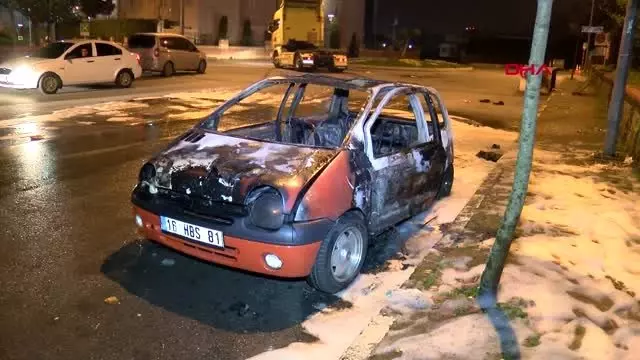 ÜMRANİYE'DE ELEKTRİK KONTAĞINDAN ALEV ALAN ARAÇ HURDAYA DÖNDÜ ÜMRANİYE'DE ELEKTRİK KONTAĞINDAN ALEV ALAN ARAÇ HURDAYA DÖNDÜ
