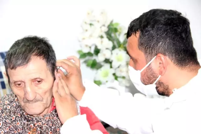 Yaşlılara evlerinde saç ve sakal tıraşı hizmeti