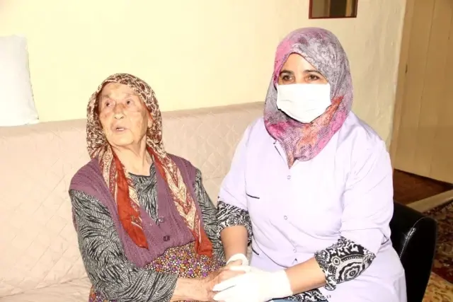 Yaşlılara evlerinde saç ve sakal tıraşı hizmeti Yaşlılara evlerinde saç ve sakal tıraşı hizmeti