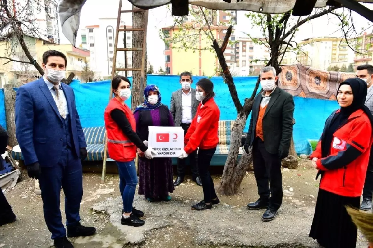 Yeşilyurt'ta yaşlılara yardım