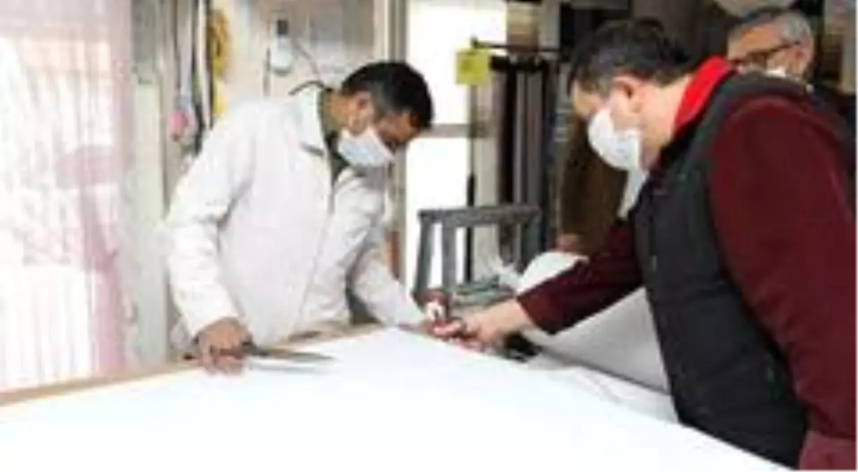 Afyon Belediyesi de koruyucu maske üretmeye başladı