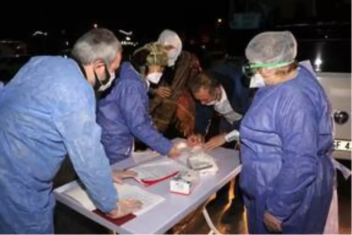 Ankara ve Isparta'da, umre dönüşü karantina süreci tamamlanan 29 kişi evlerine gönderildi