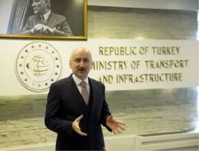 Görevi 4 gün önce devralan Bakan Karaismailoğlu, ilk icraatı için kolları sıvadı Görevi 4 gün önce devralan Bakan Karaismailoğlu, ilk icraatı için kolları sıvadı