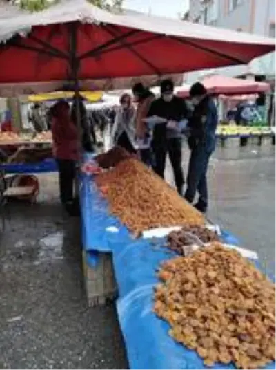 Cuma Pazarı'na Korona virüs önlemi Cuma Pazarı'na Korona virüs önlemi