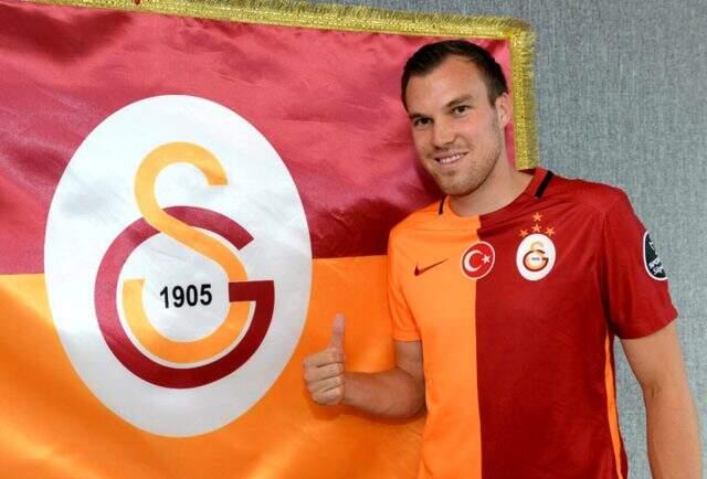 Grosskreutz'un eski takım arkadaşları, restoranına destek olmak için çekiliş yapacak Grosskreutz'un eski takım arkadaşları, restoranına destek olmak için çekiliş yapacak