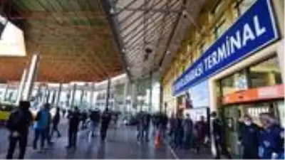 Karantinadan çıkıp memleketlerine gitmek isteyen vatandaşlar bilet fiyatlarına isyan etti Karantinadan çıkıp memleketlerine gitmek isteyen vatandaşlar bilet fiyatlarına isyan etti