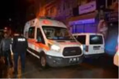 İş yeri sahibini bıçaklayan hırsızı, mahalle bekçileri yakaladı İş yeri sahibini bıçaklayan hırsızı, mahalle bekçileri yakaladı