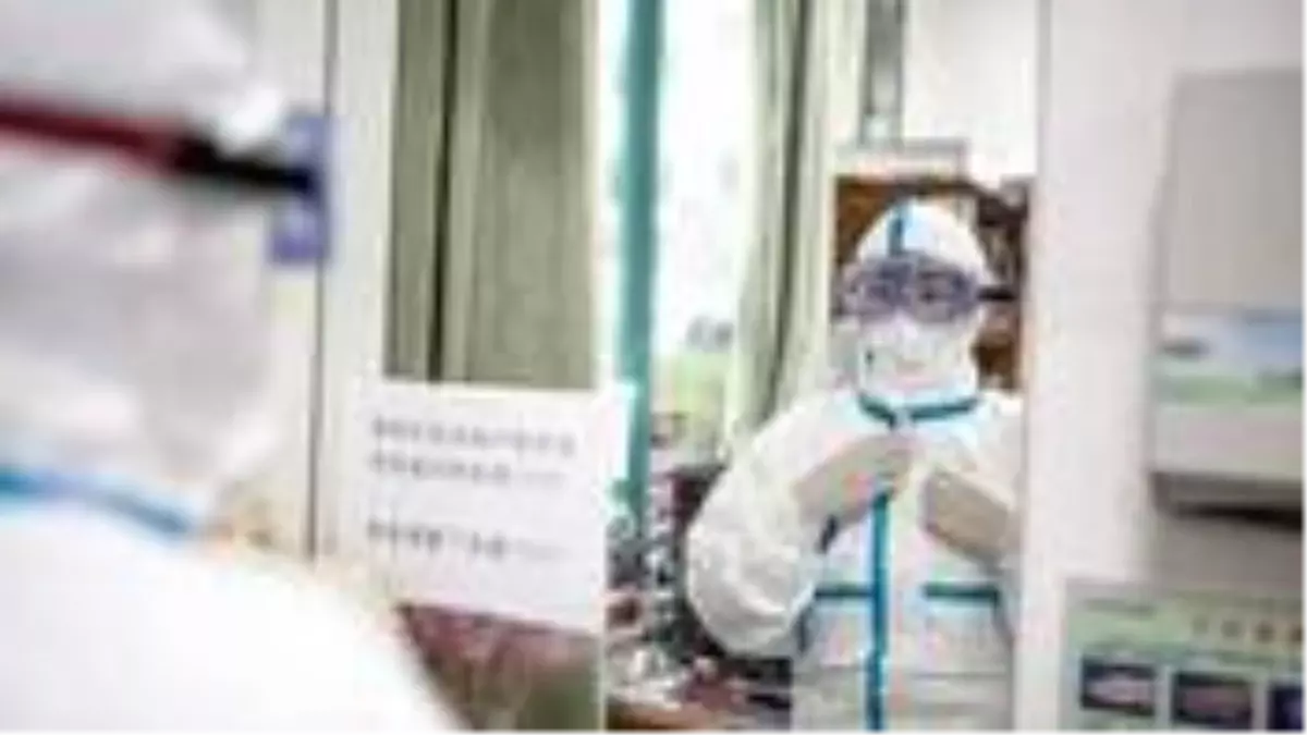 Koronavirüs salgınına karşı ilk uyarıyı yapan Wuhanlı doktor Ai Fen kayıplara karıştı