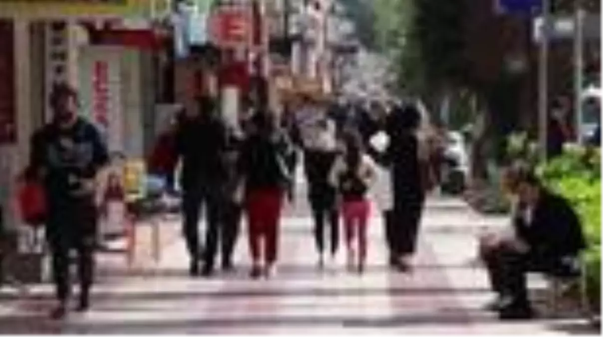 Kovid-19 uyarılarına rağmen yoğunluk dikkati çekti