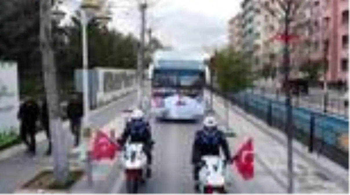 MALATYA'DA DIŞARI ÇIKAMAYANLARA OTOBÜSLE MÜZİK DİNLETİSİ