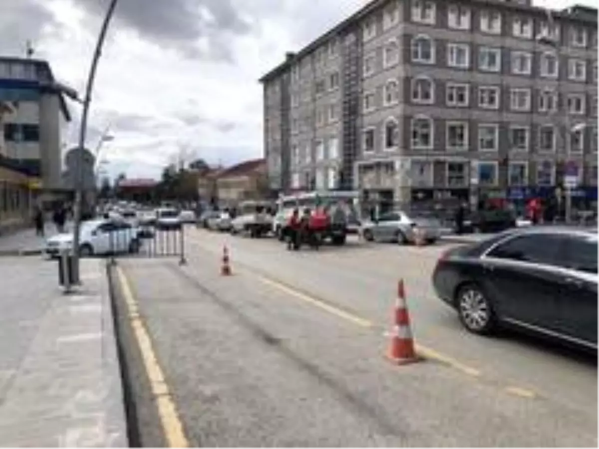 Polisten vatandaşlara 'Sizi seviyoruz, evde kalın' anonsu