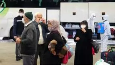 Sındırgılı umreciler döndü Sındırgılı umreciler döndü