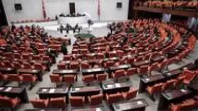 TBMM'de yüzü aşkın milletvekili ve personeli muayene eden doktorun koronavirüs testi pozitif çıktı