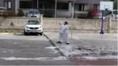 Umrecilerin boşalttığı yurt dezenfekte edildi Umrecilerin boşalttığı yurt dezenfekte edildi