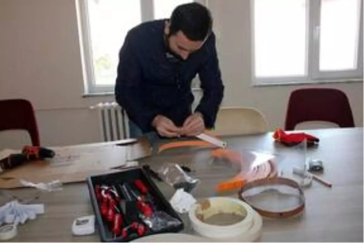 Ünye BİLSEM'de 'yüz koruyucu siperlik' üretimine başlandı