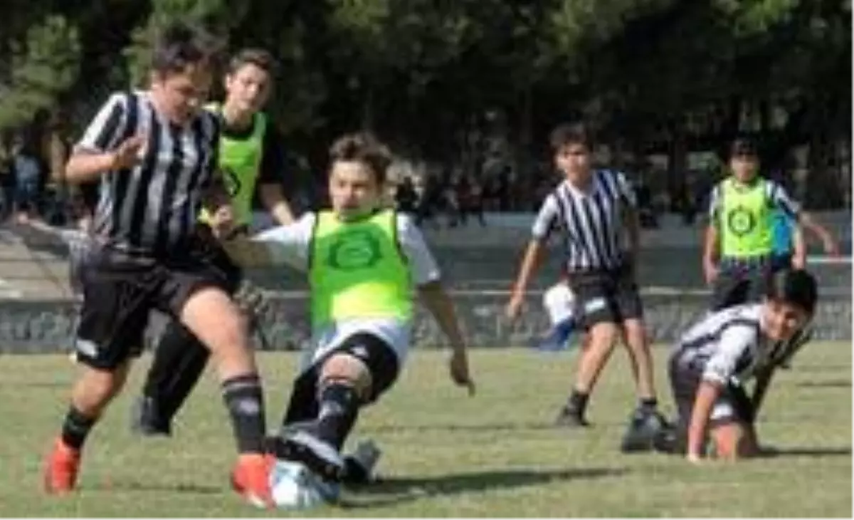 Altaylı altyapı oyuncuları, dijital antrenmanla form tutuyor