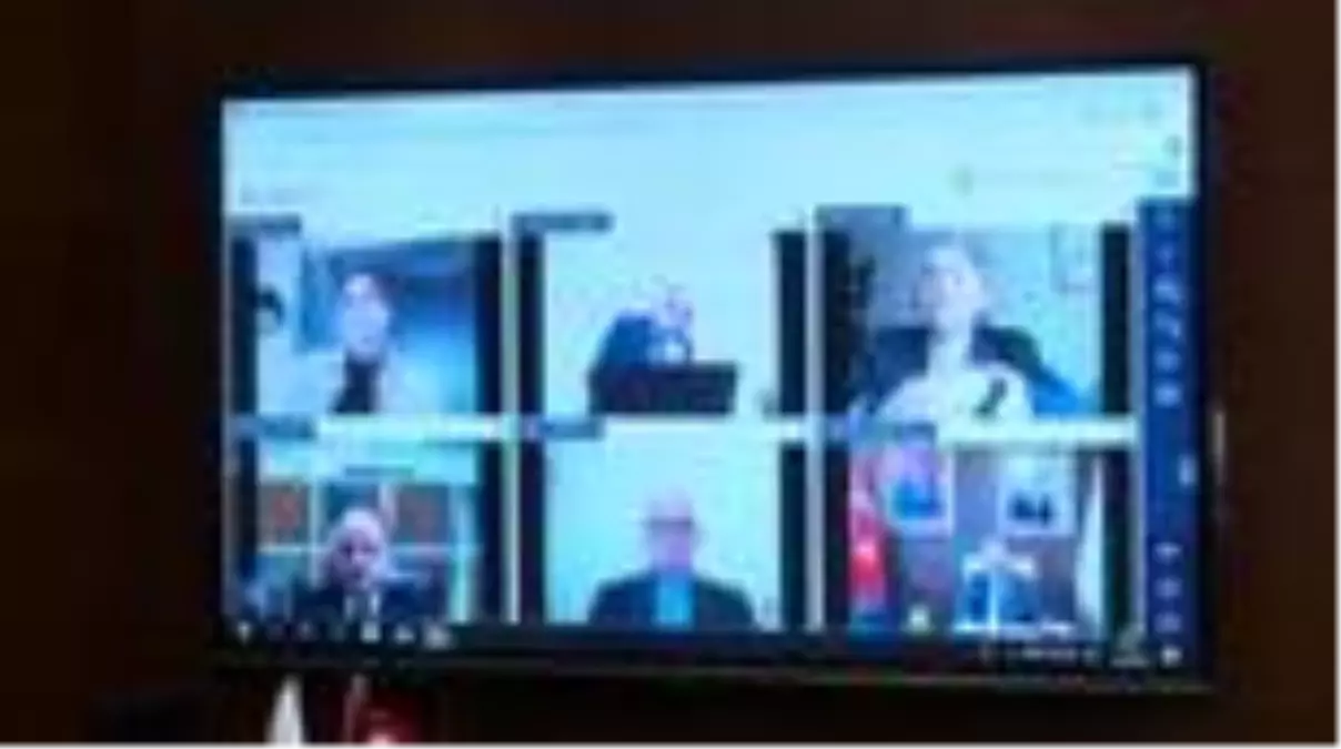 Bakan Kasapoğlu, federasyon başkanlarıyla video konferans yoluyla toplantı yaptı