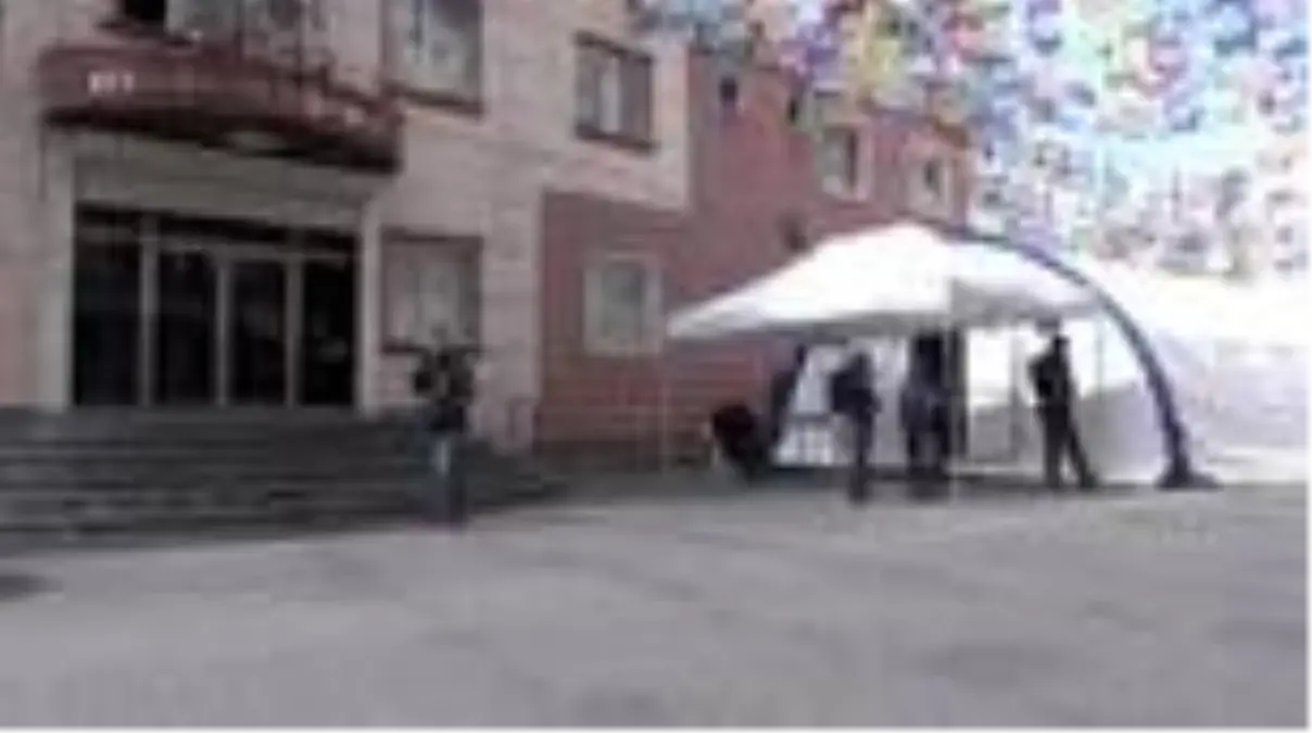 Evlat nöbetindeki ailelerden çocuklarına 'teslim ol' çağrısı