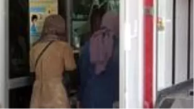 Kaçak göçmen taşıyan araç takla attı: 7 yaralı Kaçak göçmen taşıyan araç takla attı: 7 yaralı