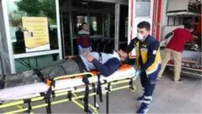 Kaçak göçmen taşıyan araç takla attı: 7 yaralı Kaçak göçmen taşıyan araç takla attı: 7 yaralı