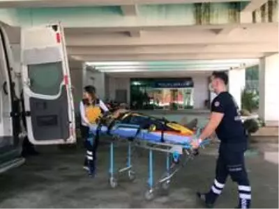 Kaçak göçmen taşıyan araç takla attı: 7 yaralı Kaçak göçmen taşıyan araç takla attı: 7 yaralı