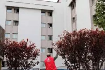 Karantinadaki vatandaşlara konser ve doğum günü sürprizleri Karantinadaki vatandaşlara konser ve doğum günü sürprizleri