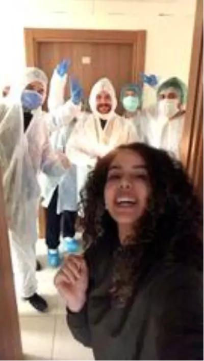 Karantinadaki vatandaşlara konser ve doğum günü sürprizleri Karantinadaki vatandaşlara konser ve doğum günü sürprizleri