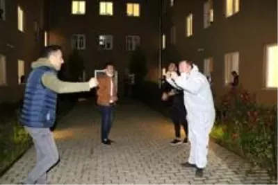 Karantinadaki vatandaşlara konser ve doğum günü sürprizleri Karantinadaki vatandaşlara konser ve doğum günü sürprizleri