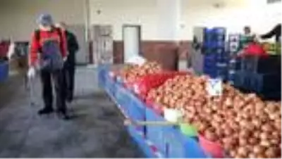 Kaymakam Keleş ve Başkan Demirbaş'dan pazar denetimi