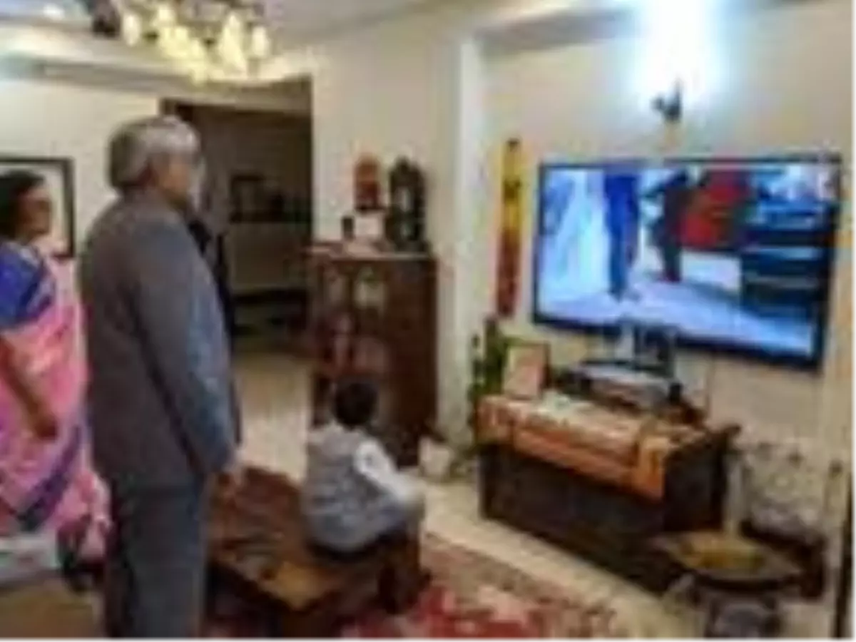 Koronavirüs alışkanlıkları da değiştirdi! Hindistan'da telekonferansla düğün