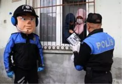 Maskot polis otizmli Halil'i sevindirdi