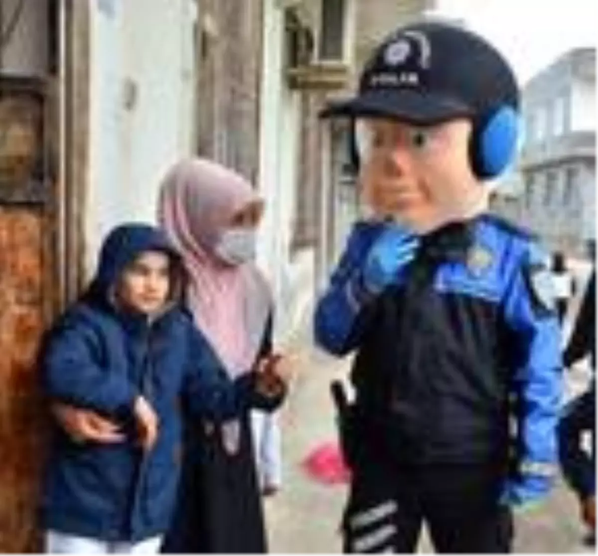 Otizmli Halil'e polis jesti