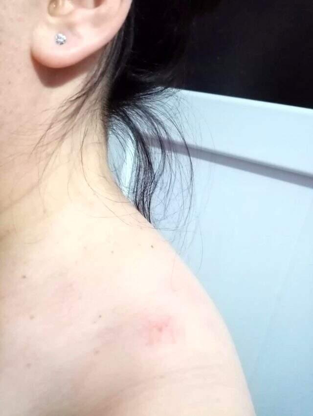 Seren Serengil'in yabancı uyruklu yardımcısını koronavirüs nedeniyle darp edip ormana attığı iddia edildi Seren Serengil'in yabancı uyruklu yardımcısını koronavirüs nedeniyle darp edip ormana attığı iddia edildi