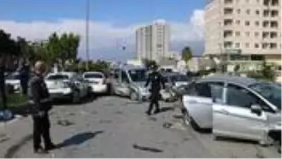 Son dakika: Hatay'da freni boşalan tır, çok sayıda araca çarparak durabildi: 5 ölü, 15 yaralı Son dakika: Hatay'da freni boşalan tır, çok sayıda araca çarparak durabildi: 5 ölü, 15 yaralı