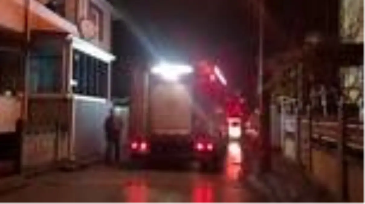 2 katlı evde çıkan yangın söndürüldü