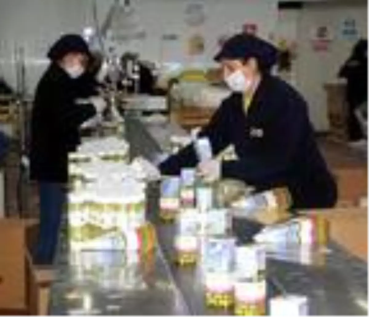 65 yaş ve üstüne dağıtılacak kolonyalar teslim ediliyor