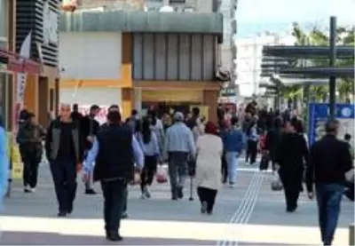 Antalya sokaklarında sıcak hava yoğunluğuna polis uyarısı