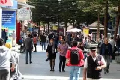Antalya sokaklarında sıcak hava yoğunluğuna polis uyarısı