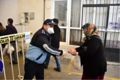 Başkan Kaya'dan pazarda Korona virüs denetimi Başkan Kaya'dan pazarda Korona virüs denetimi