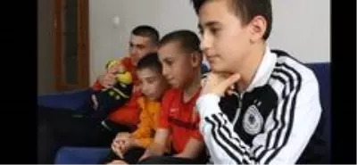 Bülent Uygun'dan minik hayranına büyük sürpriz Bülent Uygun'dan minik hayranına büyük sürpriz