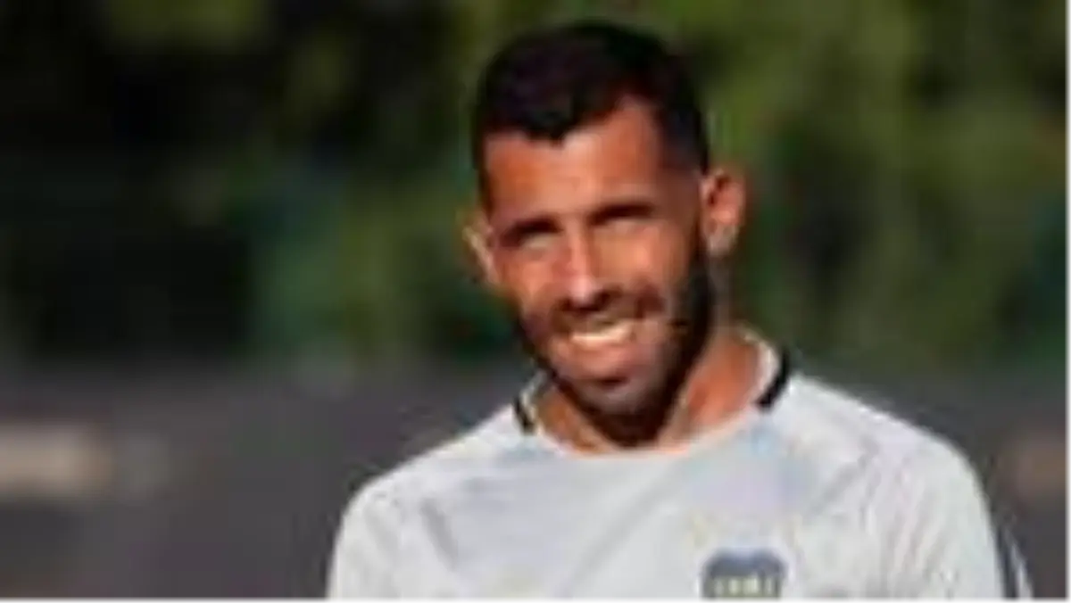 Carlos Tevez: 'Futbolcular, aktörler yoksul mahallelere yardımda bulunmalı...'