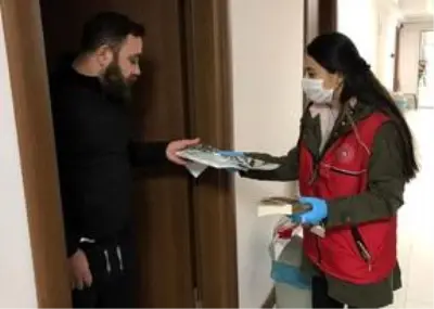 Düzce'de karantinada tutulanlara konser verildi Düzce'de karantinada tutulanlara konser verildi