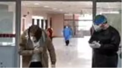 Erzurum'da koronavirüs tedavisi biten 20 kişi, alkışlarla taburcu oldu Erzurum'da koronavirüs tedavisi biten 20 kişi, alkışlarla taburcu oldu