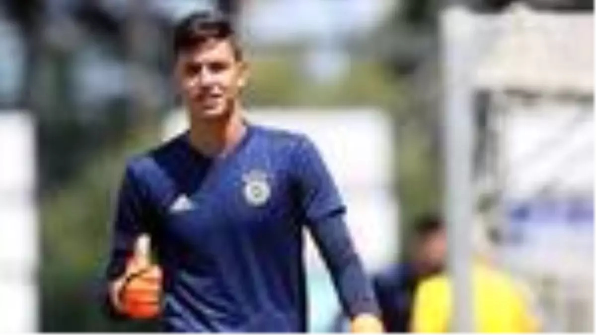 Fenerbahçeli Berke Özer'in o mesajı ortaya çıktı! Gerçek yaşını saklıyor mu?