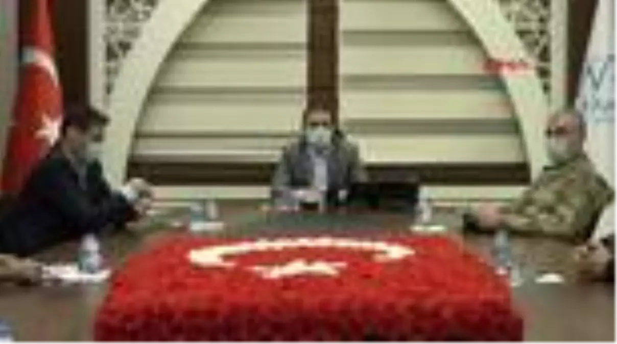 Hakkari Valiliği'nden PTT önlerinde oluşan kuyruklarla ilgili flaş karar