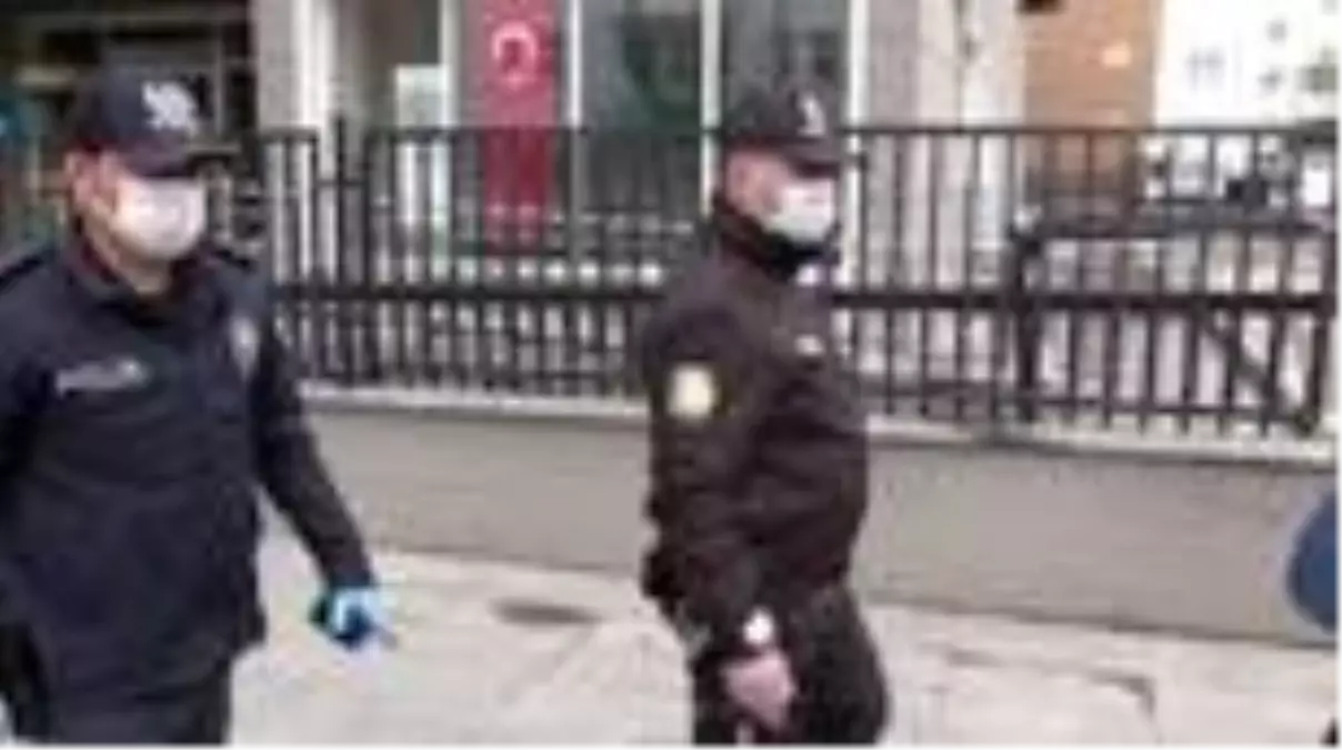 Kars'ta sosyal yardımların hak sahiplerine evlerinde teslim edilmesine başladı