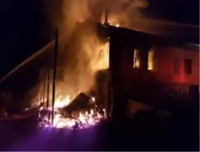 Kartal'ın eski Belediye Başkanı Öz'ün malikanesinde yangın çıktı Kartal'ın eski Belediye Başkanı Öz'ün malikanesinde yangın çıktı
